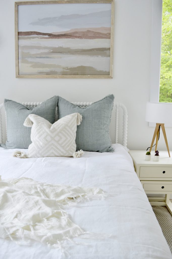 hamptons bedroom