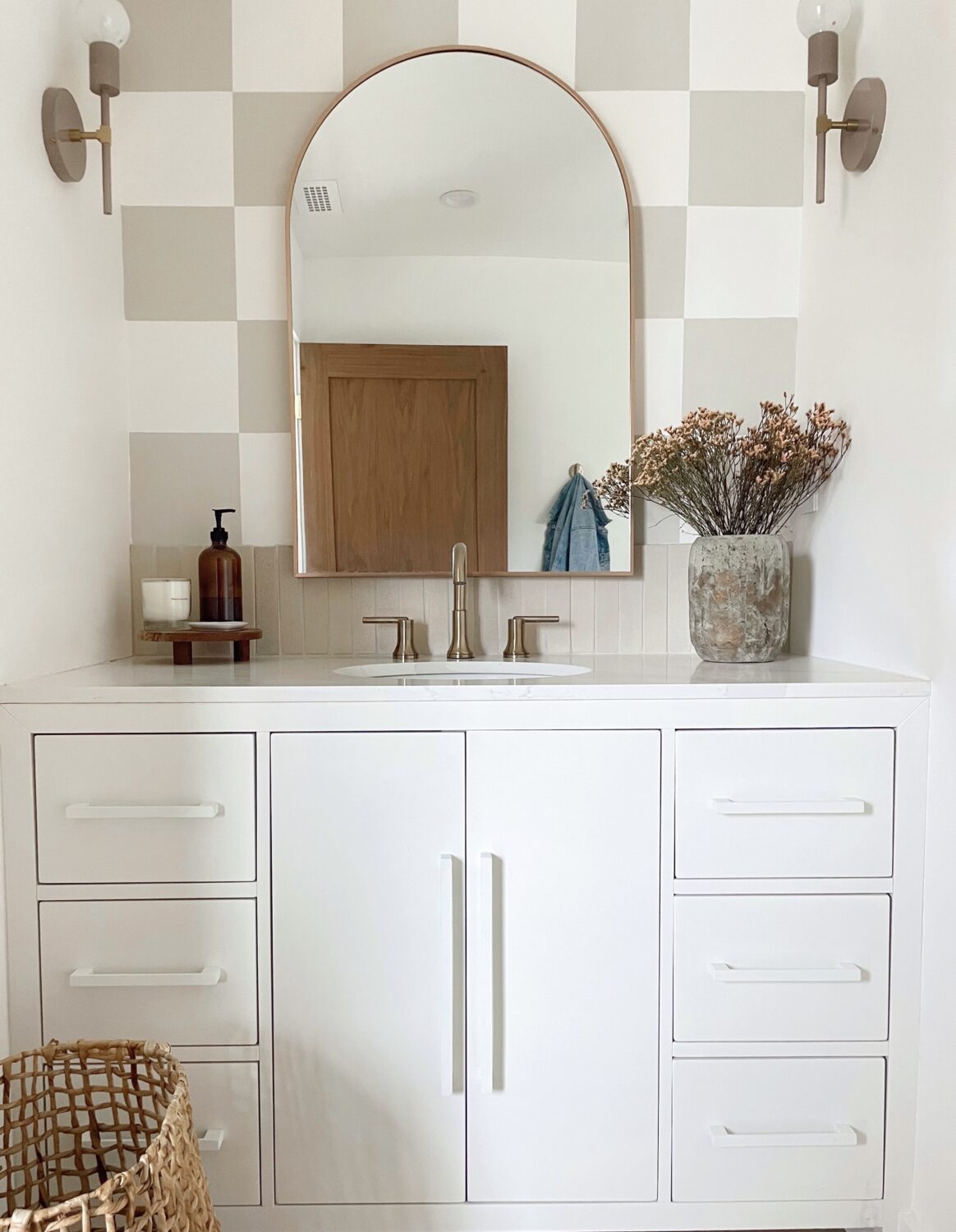 pre-teen daughter bathroom reveal with tile, faucets and all the other sources included