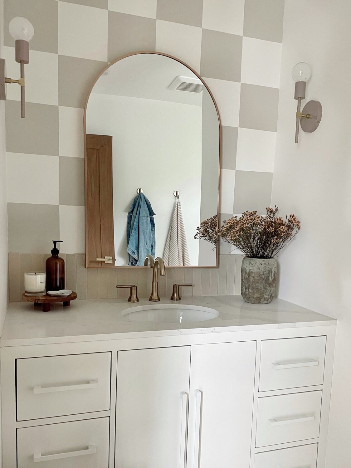 pre-teen daughter bathroom reveal with tile, faucets and all the other sources included