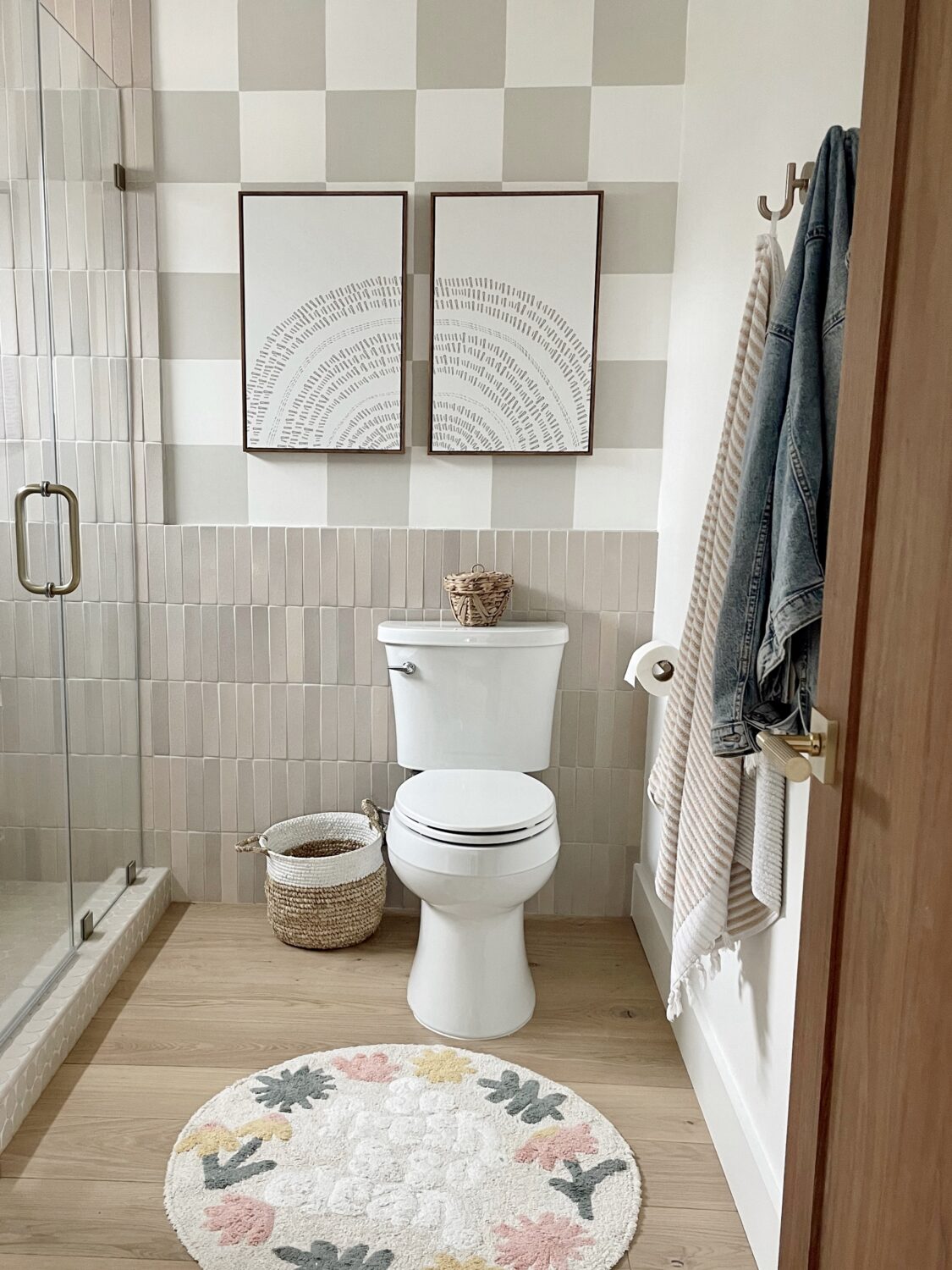 pre-teen daughter bathroom reveal with tile, faucets and all the other sources included