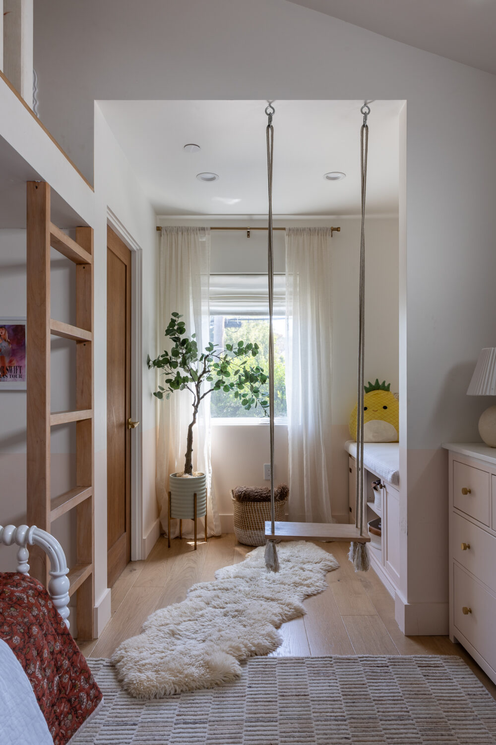 diy swing in daughter teen bedroom 